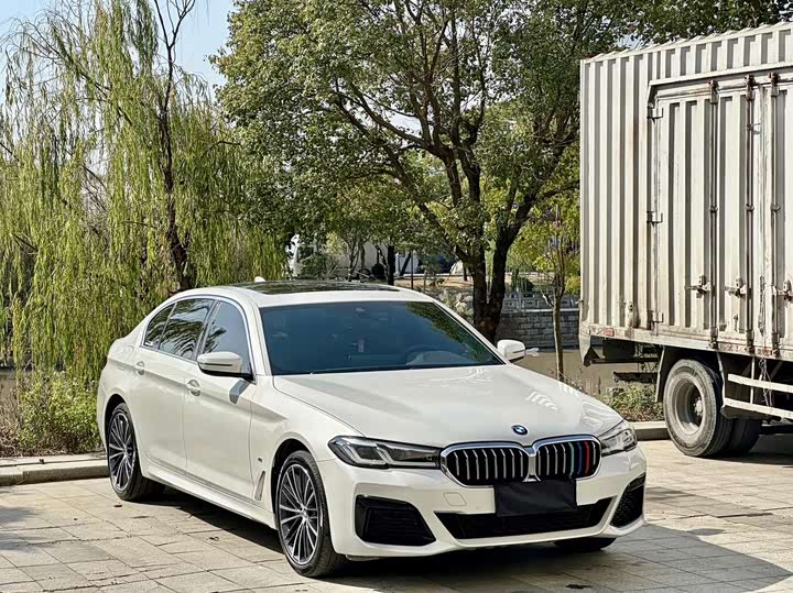 Фото 3 - BMW 5 Series