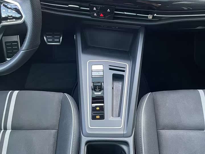 Фото 12 - Volkswagen Golf