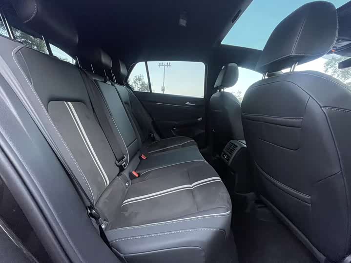 Фото 14 - Volkswagen Golf