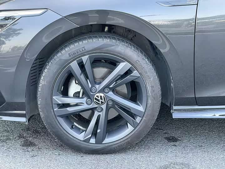 Фото 18 - Volkswagen Golf