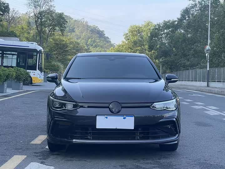 Фото 2 - Volkswagen Golf