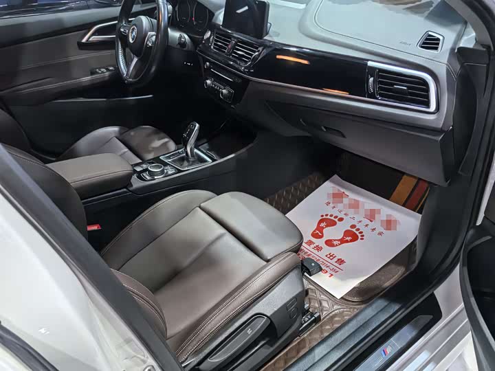 Фото 11 - BMW 1 Series