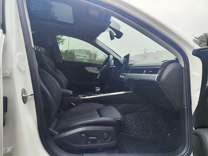 Фото 9 - Audi A4L