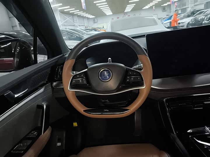 Фото 11 - BYD Tang Hybrid/EV