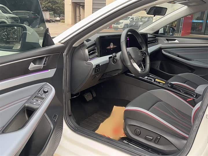 Фото 18 - Volkswagen Lamando L