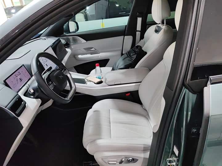 Фото 15 - XPeng G9