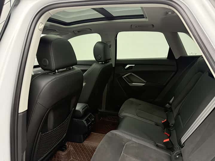 Фото 7 - Audi Q3