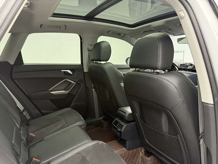 Фото 9 - Audi Q3