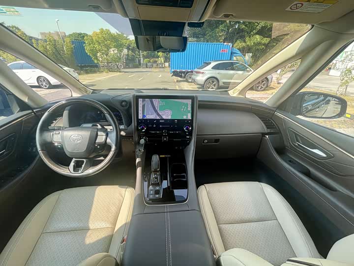 Фото 11 - Toyota Alphard