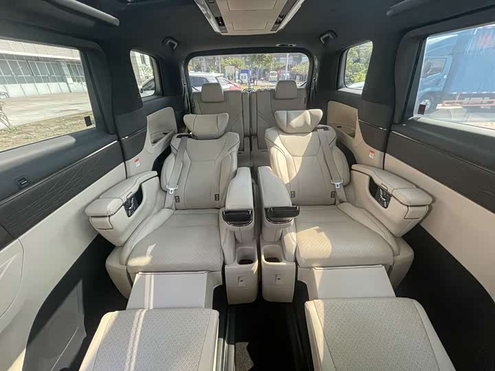 Фото 18 - Toyota Alphard