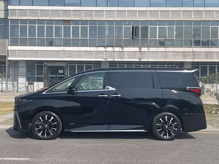 Фото 21 - Toyota Alphard
