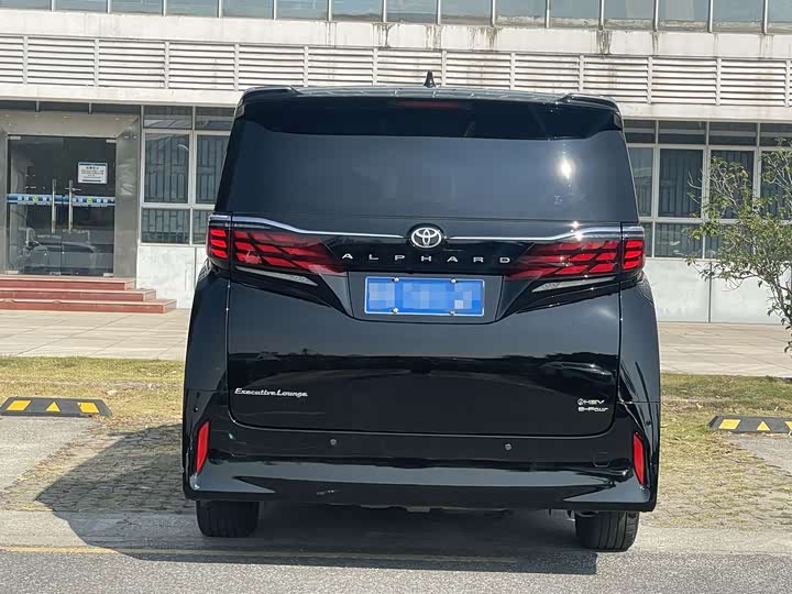 Фото 5 - Toyota Alphard