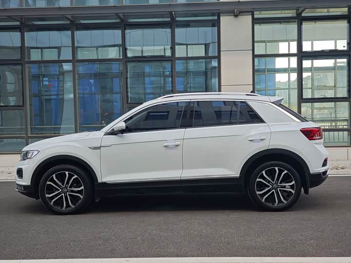 Фото 17 - Volkswagen T-Roc