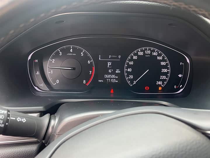 Фото 11 - Honda Accord