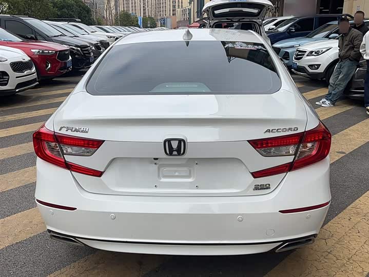 Фото 6 - Honda Accord