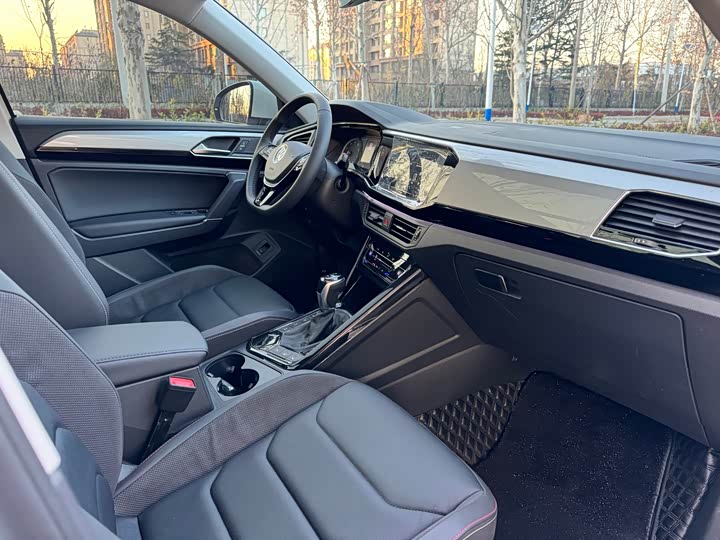 Фото 13 - Volkswagen Tayron