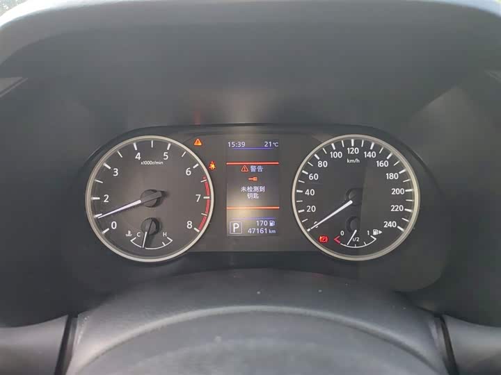 Фото 13 - Nissan Sylphy