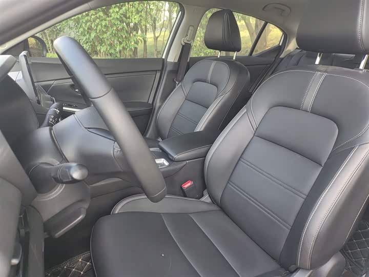 Фото 17 - Nissan Sylphy