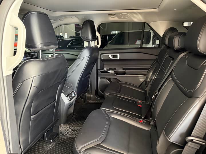 Фото 3 - Ford Explorer