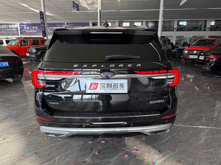 Фото 5 - Ford Explorer