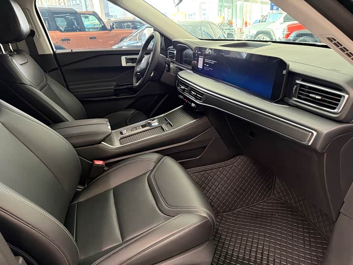 Фото 6 - Ford Explorer