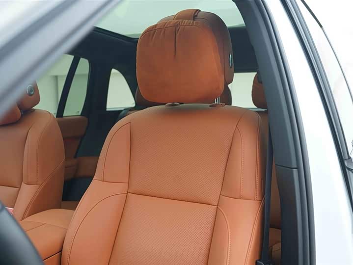 Фото 12 - LiXiang L6