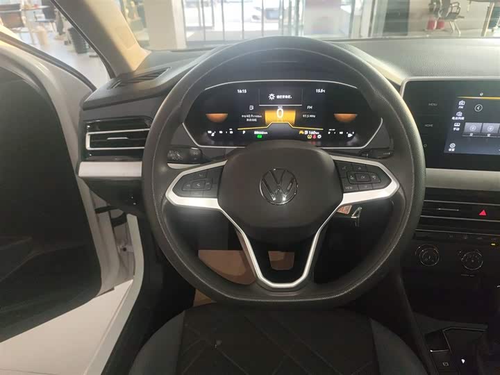 Фото 11 - Volkswagen Lavida