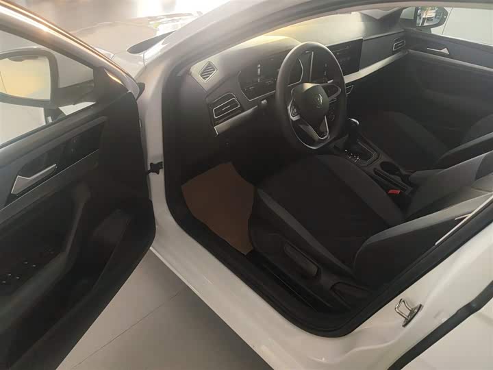 Фото 16 - Volkswagen Lavida