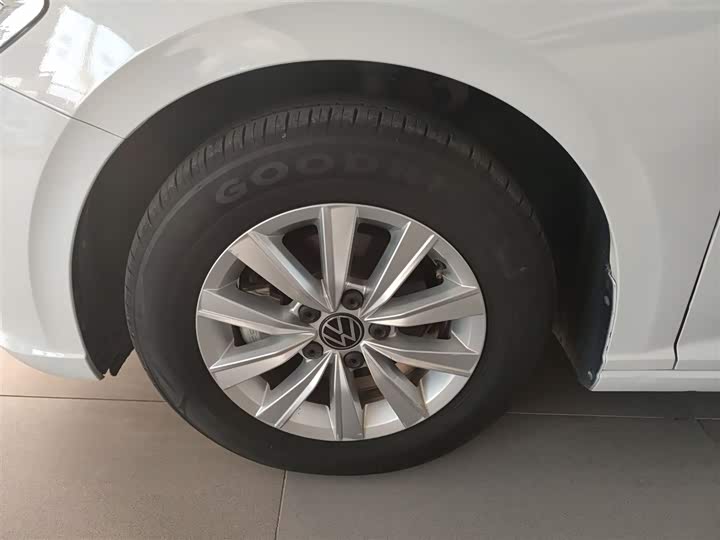 Фото 23 - Volkswagen Lavida