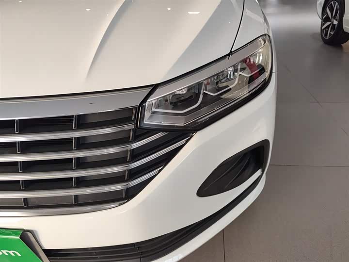 Фото 24 - Volkswagen Lavida