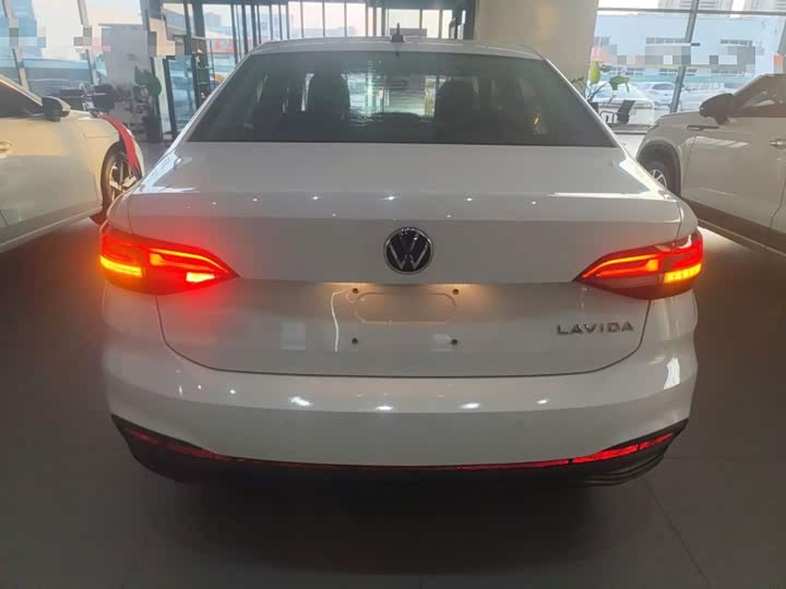 Фото 6 - Volkswagen Lavida