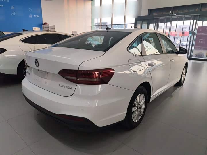 Фото 7 - Volkswagen Lavida