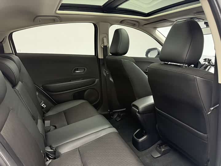 Фото 10 - Honda Vezel