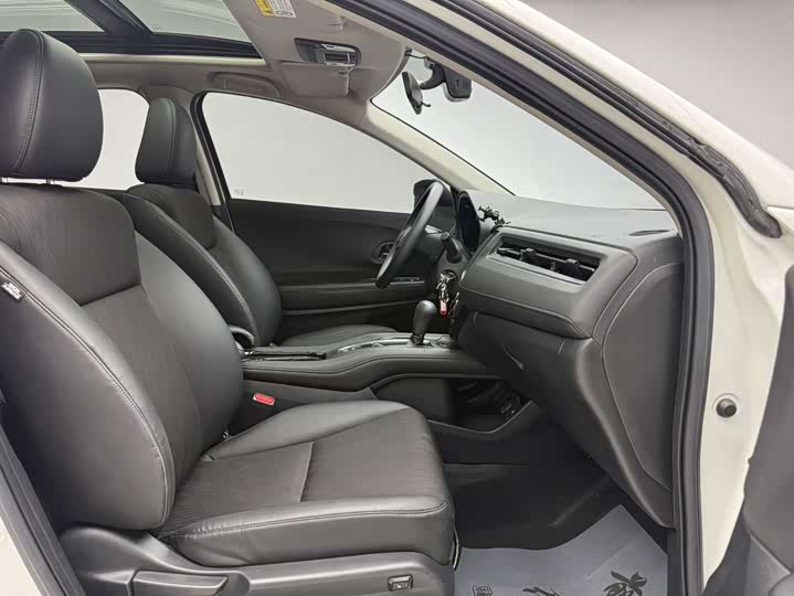 Фото 11 - Honda Vezel