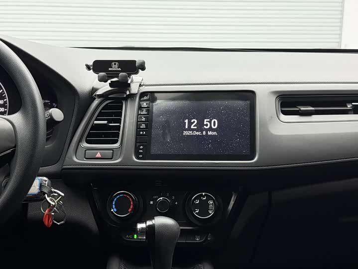 Фото 17 - Honda Vezel