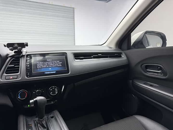 Фото 18 - Honda Vezel