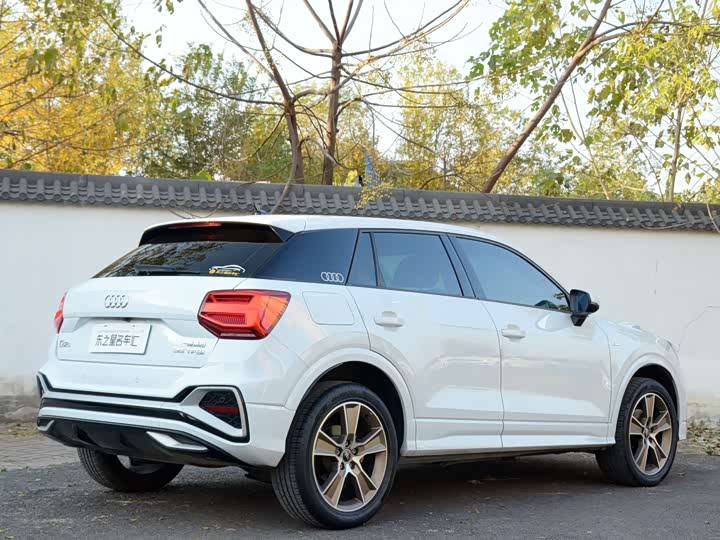 Фото 10 - Audi Q2L