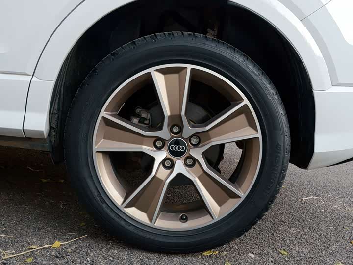 Фото 11 - Audi Q2L