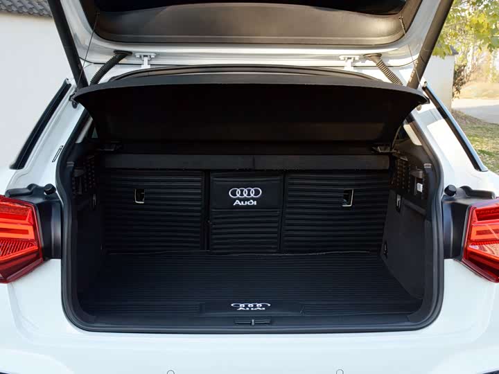 Фото 12 - Audi Q2L