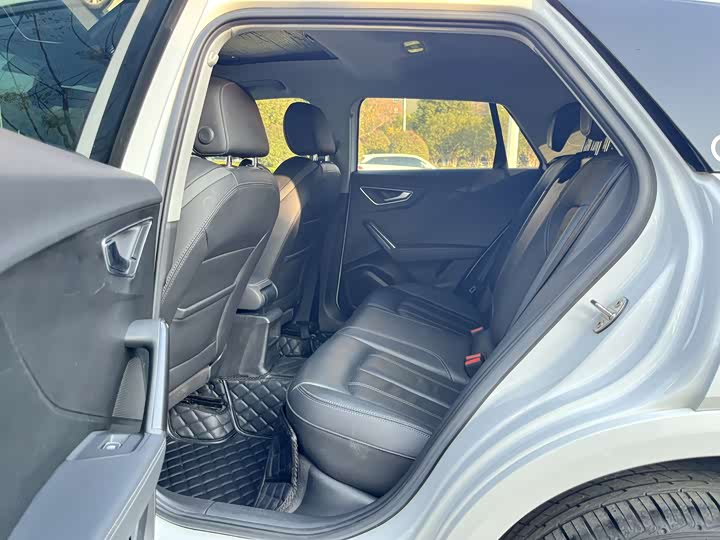 Фото 6 - Audi Q2L