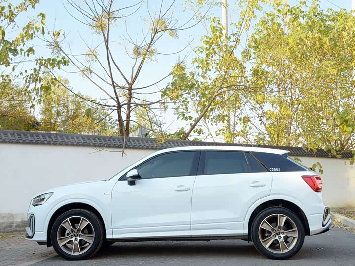 Фото 9 - Audi Q2L