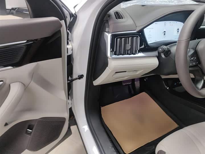 Фото 16 - BYD Song Plus Hybrid/EV