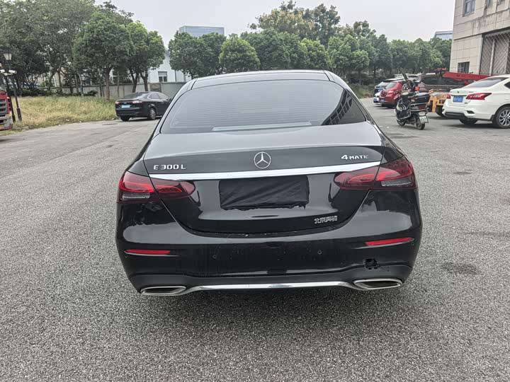 Фото 8 - Mercedes-Benz E-Class