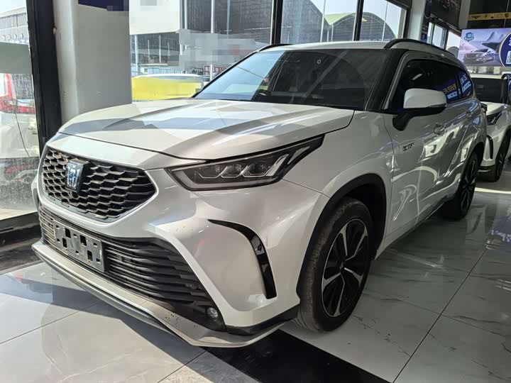 Фото 1 - Toyota Crown Kluger