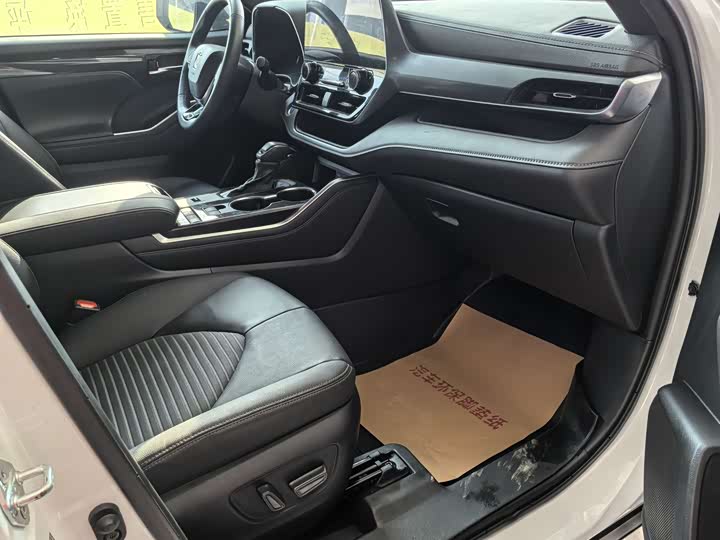 Фото 10 - Toyota Crown Kluger