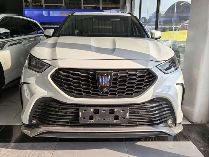 Фото 2 - Toyota Crown Kluger