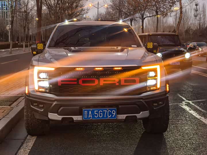 Фото 3 - Ford F-150 Raptor