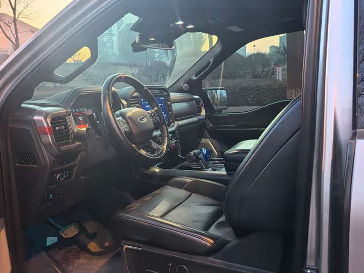 Фото 8 - Ford F-150 Raptor