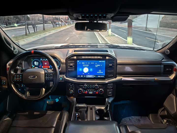 Фото 9 - Ford F-150 Raptor