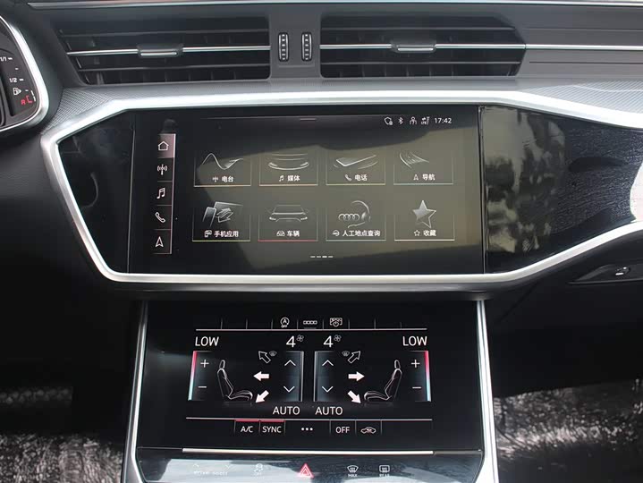 Фото 12 - Audi A6L